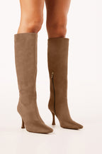 Finch Boots - Acorn Suede